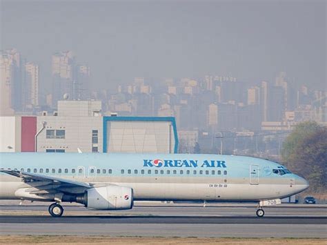 Inside the Korean Air Boeing plane that descended 25,000 feet aft.